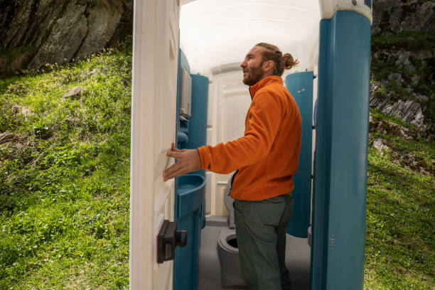 Portable Toilet Options We Offer in Pine Island Center, FL